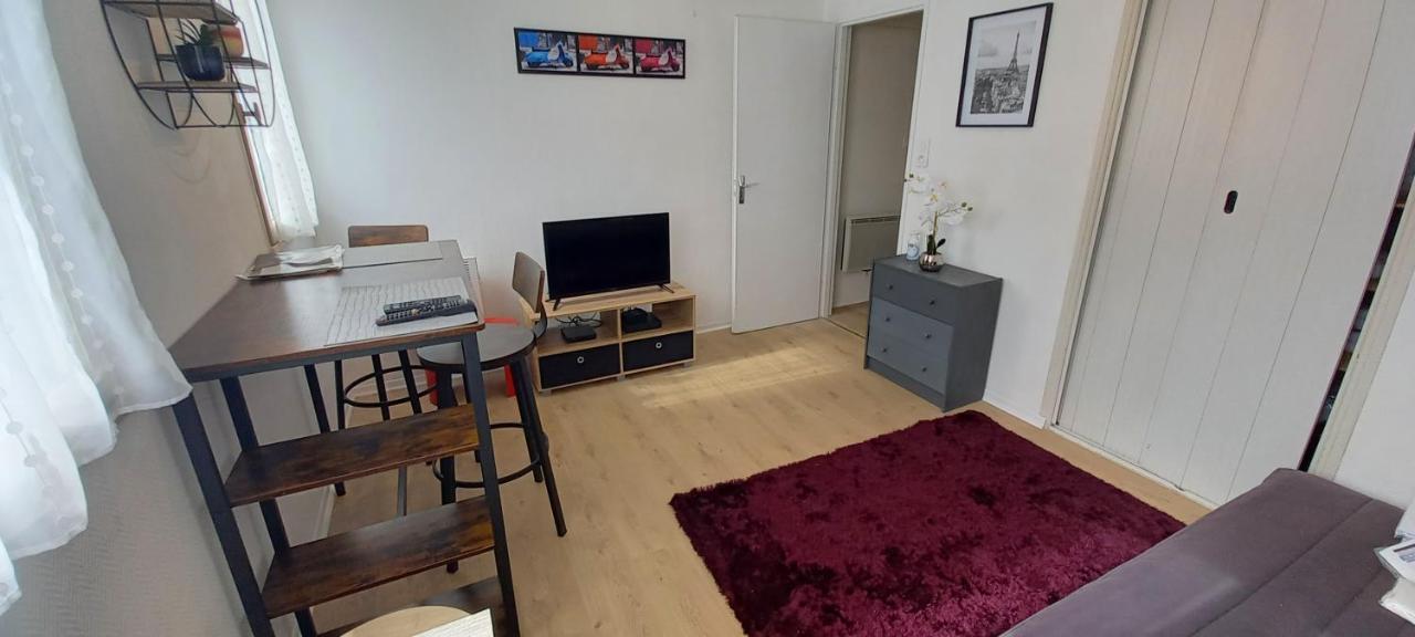 Le Zen -Studio Tout Equipe- Wifi Fibre- Centre Ville Avec Parking Tarbes Exterior foto