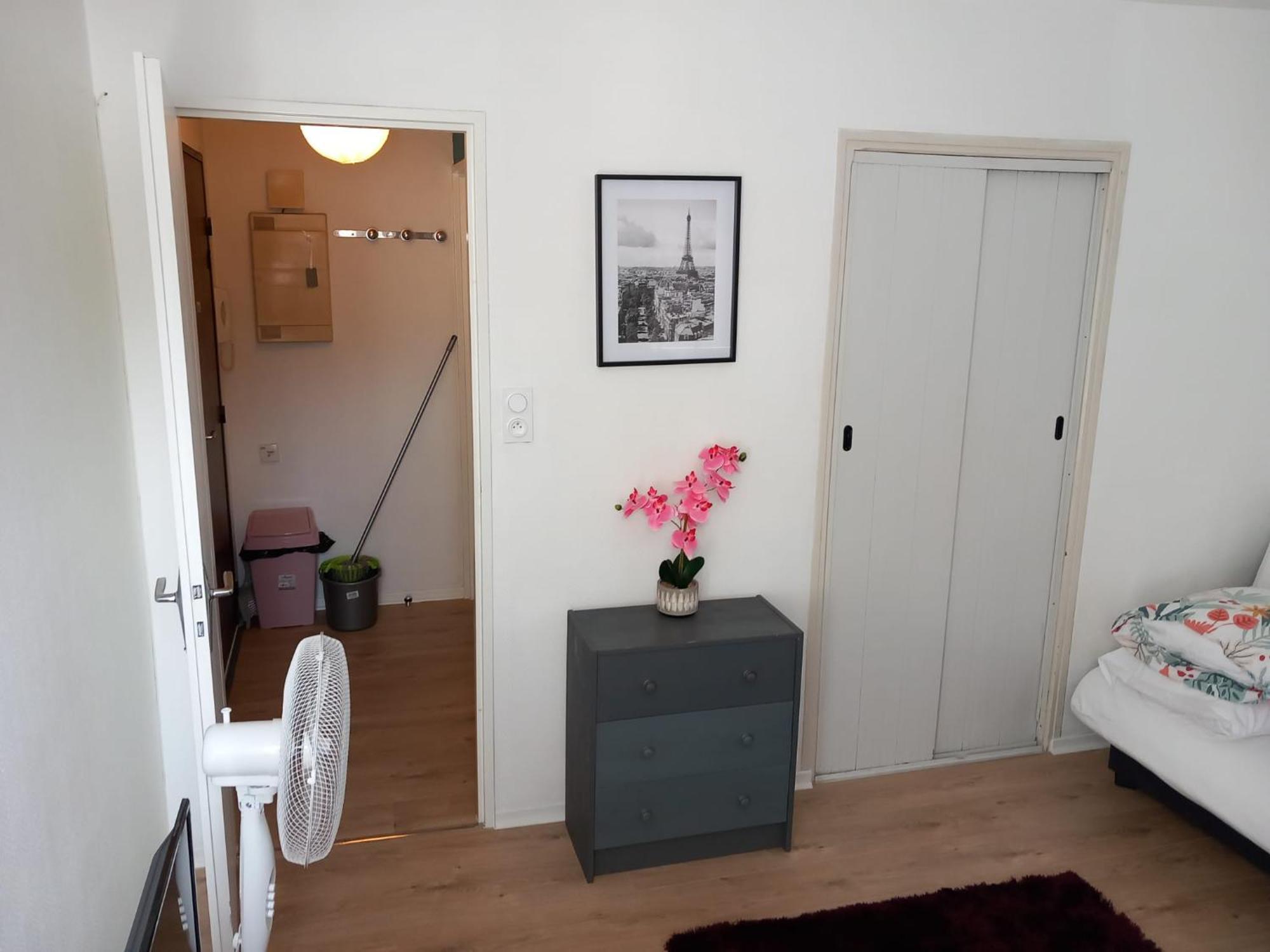 Le Zen -Studio Tout Equipe- Wifi Fibre- Centre Ville Avec Parking Tarbes Exterior foto